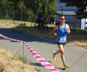 Aktuality / Na 21. ročníku eXtrém maratónu zvíťazili Pavúk a Butoracová - foto