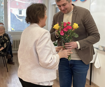 Aktuality / Seniori z Denného centra oslávili svoje jubileá - foto