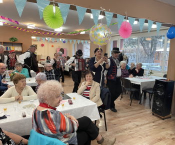 Aktuality / Seniori z Denného centra oslávili svoje jubileá - foto