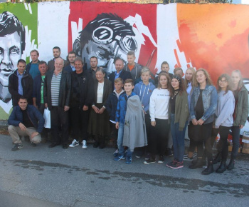 Kultúrno-spoločenské a športové aktivity / Týždeň dobrovoľníctva - maľovanie športových legiend - foto